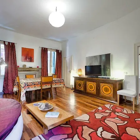 Giustinian Apartment