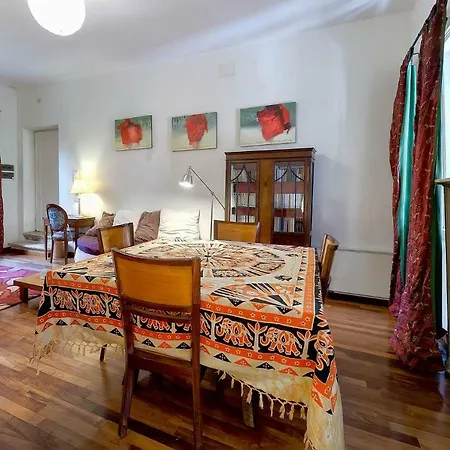 Giustinian Apartment *